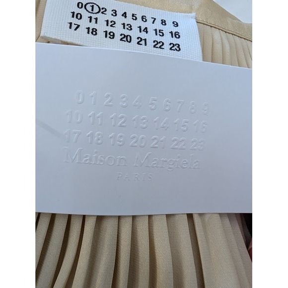 NWT Maison Margiela Gold Pleated Accordian Maxi Skirt Size 38‎ Metallic Silk - Picture 6 of 8